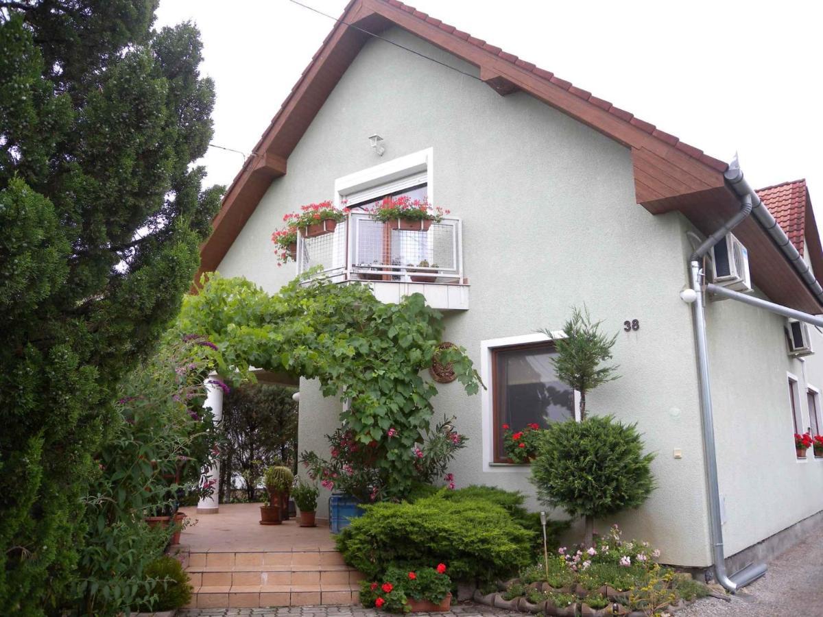 Apartment In Keszthely/Balaton 19020 Exterior photo